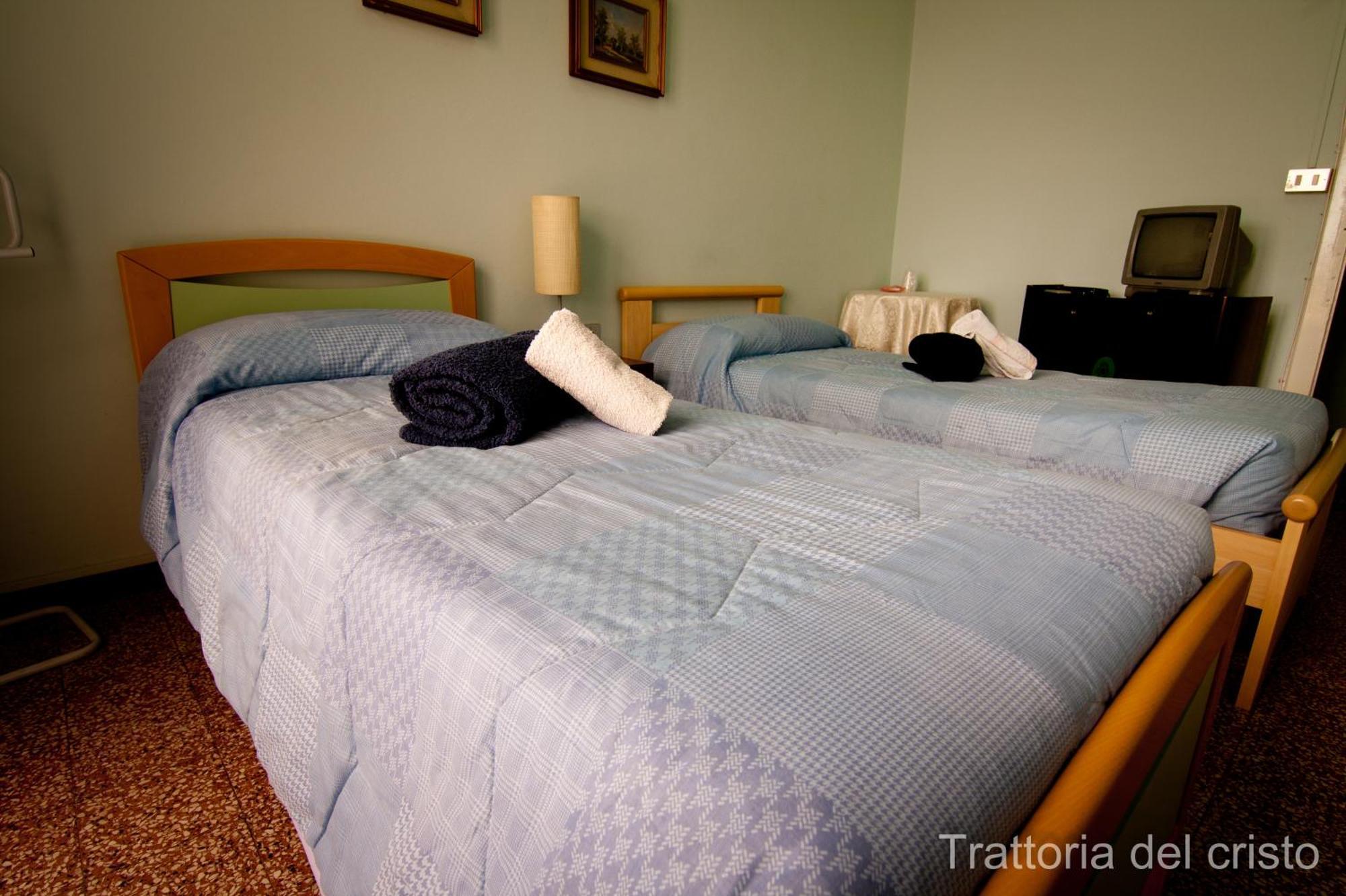 Affittacamere Trattoria Del Cristo Ospedaletto Lodigiano Room photo